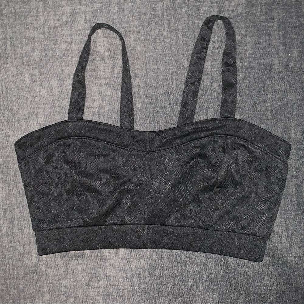 lace print, caged back crop top